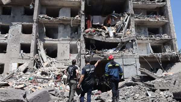 Ejercito ruso bombardea edificio