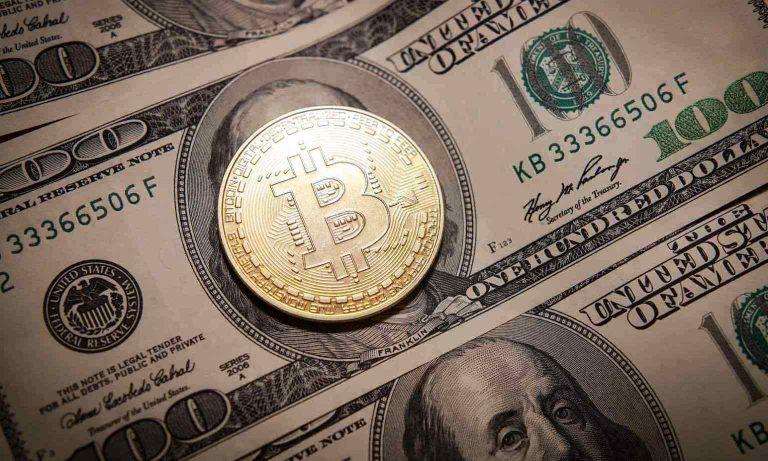 dinero-en-efectivo-bitcoin