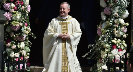 Padre Dermott Donnelly: Ant McPartlin rinde homenaje