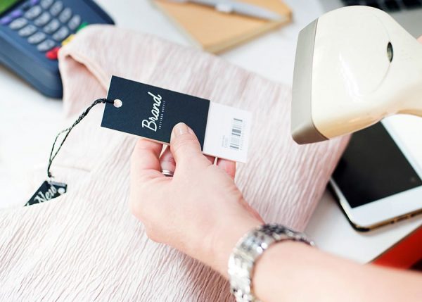 etiqueta personalizada en la ropa al por mayor